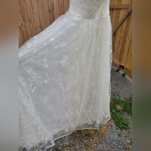 Melissa Sweet altered to an 8 Wedding Gown. - Picture 4 of 12